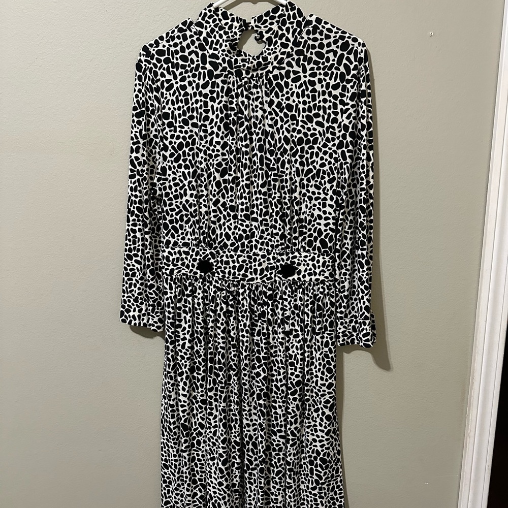 Chadwicks Black and White Patterned Long Sleeve Dress